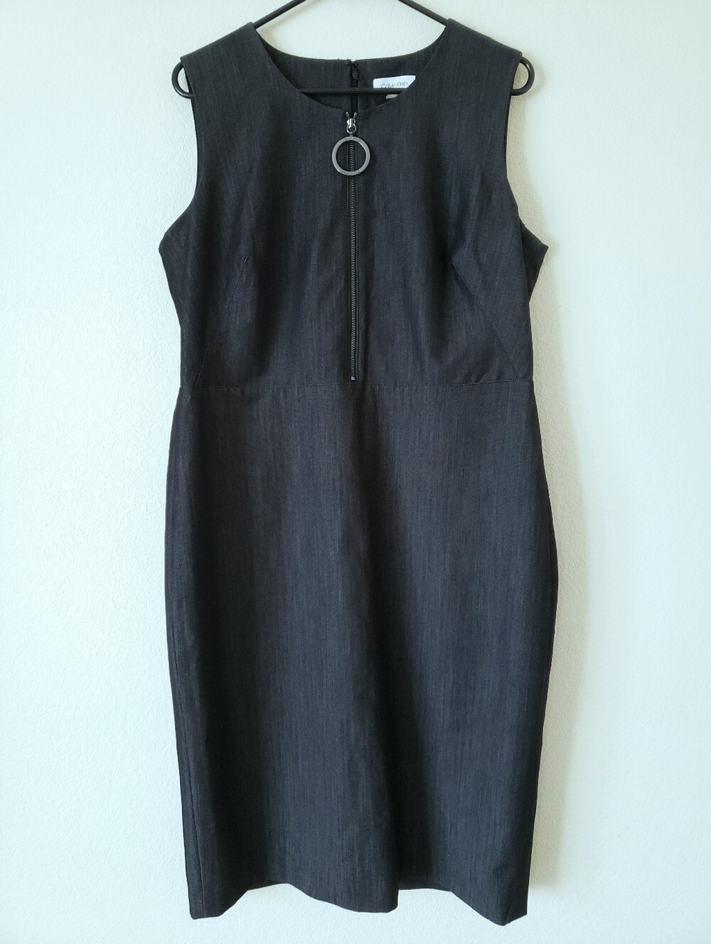 NWOT Calvin Klein Charcoal Grey Sleeveless Sheath Knee Dress with Front Zip
